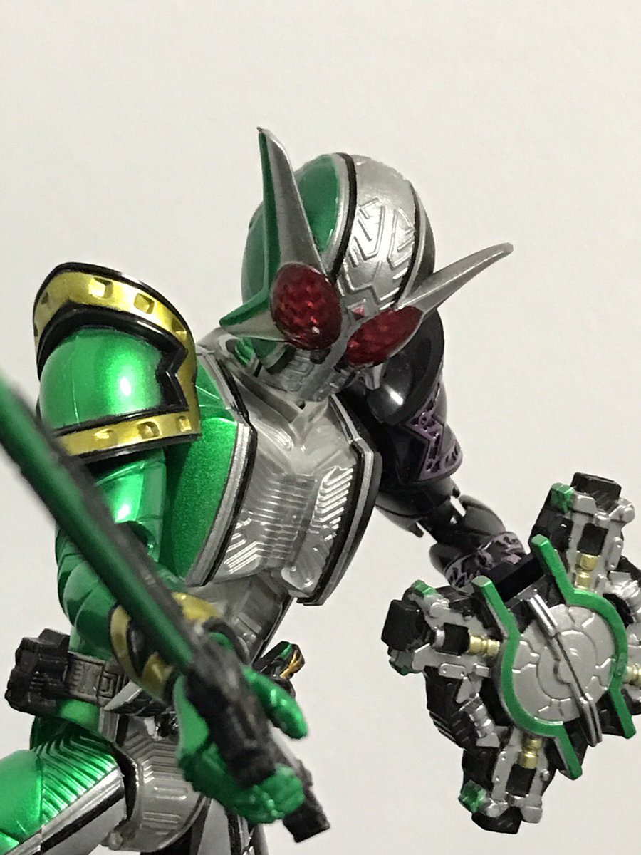 Kou Twitterissa フィギュアーツ 仮面ライダーダブル サイクロンジョーカーエクストリーム改造 プリズムブレイク フィギュアーツ写真部