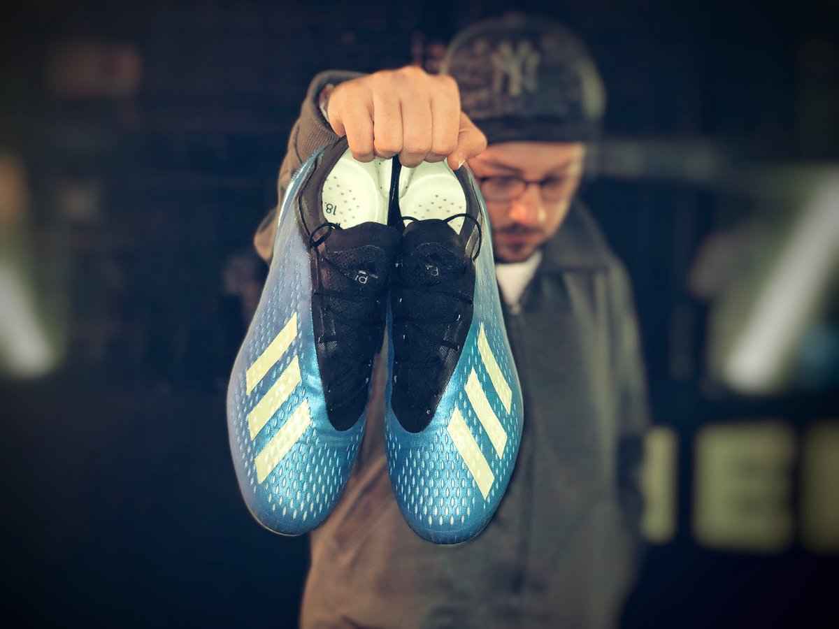 YesWeCrann's tweet photo. The folks at @adidasZA have given me a pair of these beauties to give away...

So if you’re a size 10 and want to get your hands on them, just RT this tweet and cross your fingers! #HereToCreate #TangoLeague https://t.co/wbBvUSW42G