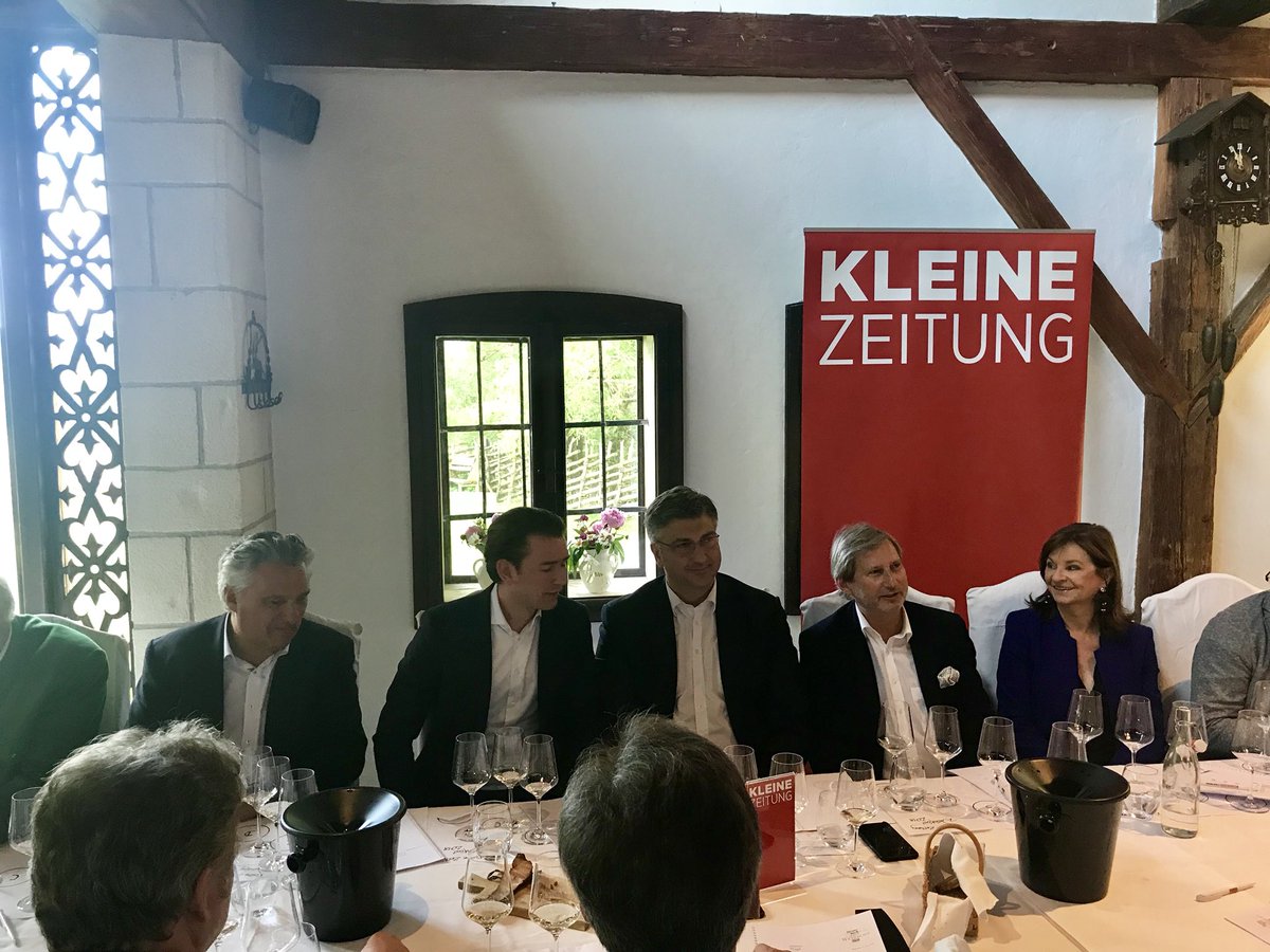 AndrejPlenkovic's tweet photo. Zajedno s @vanderbellen @sebastiankurz i @JHahnEU sudjelovao sam na tradicionalnom okupljanju osoba iz austrijske politike, poslovnog svijeta, kulture, akademske zajednice i medija u organizaciji @kleinezeitung u #Pogusch https://t.co/F1TsvpUhQU