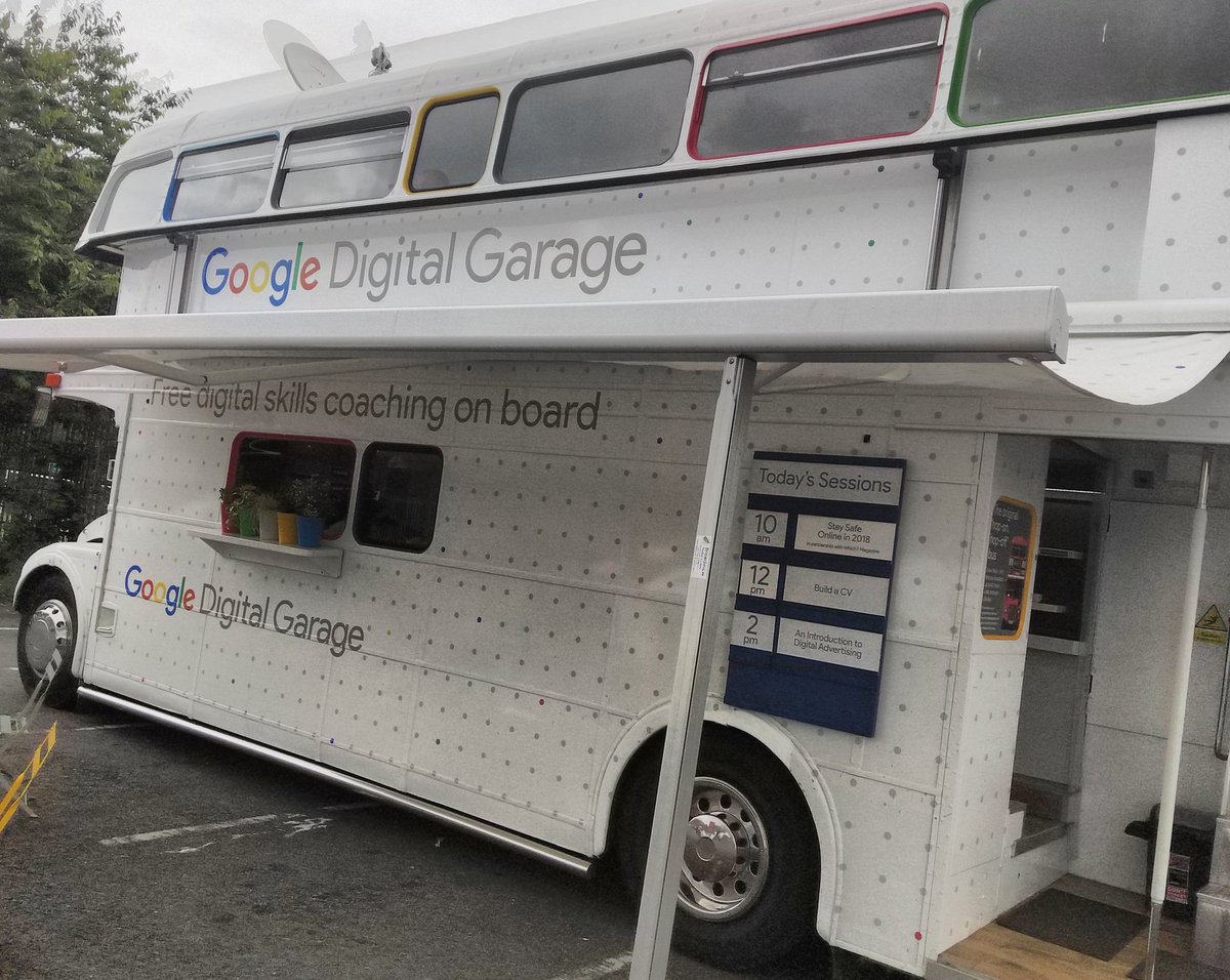 LozellsWMP's tweet photo. Pcso's Foster & Wiletts have been engaging with the community on the #Googlebus in #Handsworth today with lessons on internet security and surfing the net safely. #Education #Beinternetsafe #learning https://t.co/Usa4ic2UET