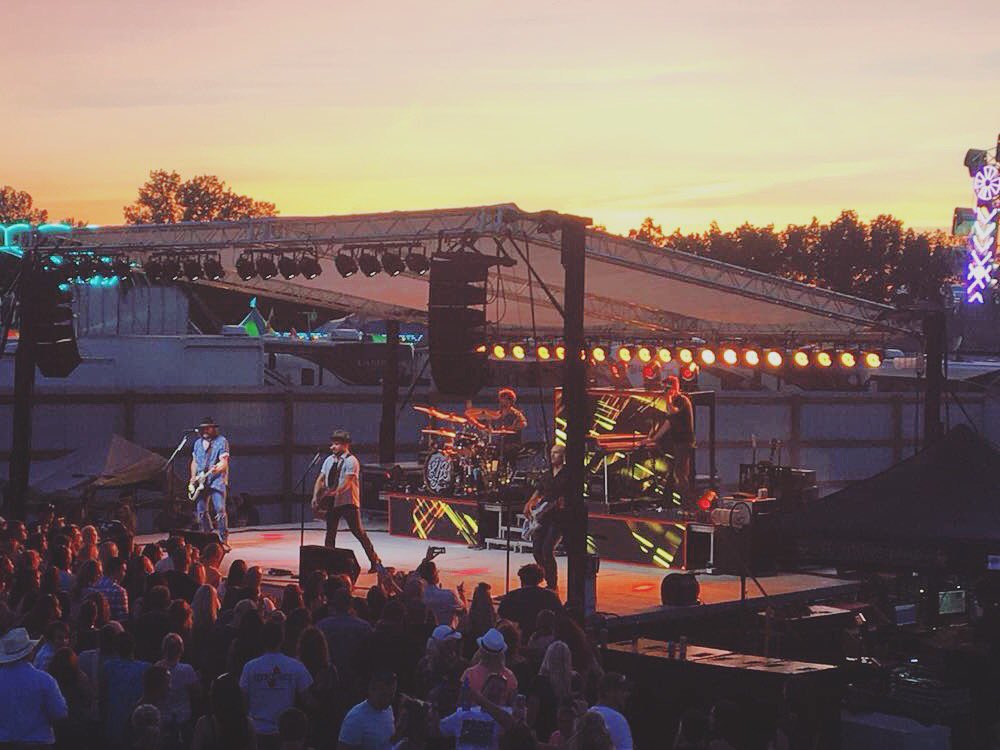 The concert last night was amazing, thank you <a href="/EliYoungBand/">Eli Young Band</a> for coming out and putting on a great performance! #concert #birchrunspeedway