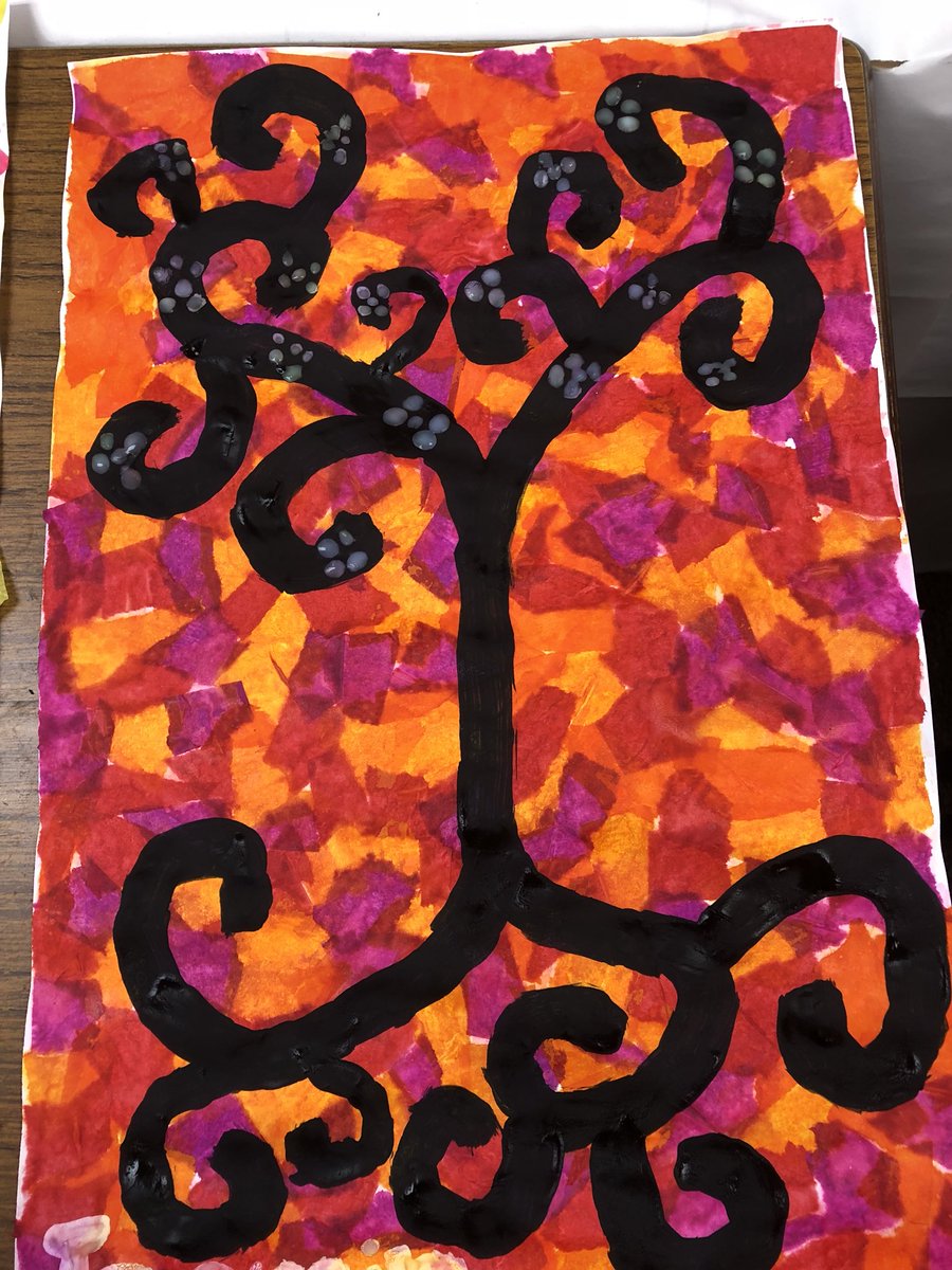 MrsWui's tweet photo. Tree of Life Painting projects on collages backgrounds inspired by Gustav Klimt’s artwork. https://t.co/J79Ny6ak0k