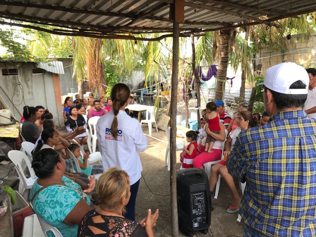 MatesanzRocio's tweet photo. Una tarde muy productiva, seguimos trabajando con las vecinas y vecinos de la Colonia Caracol, les expuse mis 8 propuestas para el Distrito VIII.
¡Yo Si Se Trabajar! 
#TrabajoParaTiPorTuFamilia 
#8parael8 
#VamosConTodoaGANAR https://t.co/jGoT1B5L8F