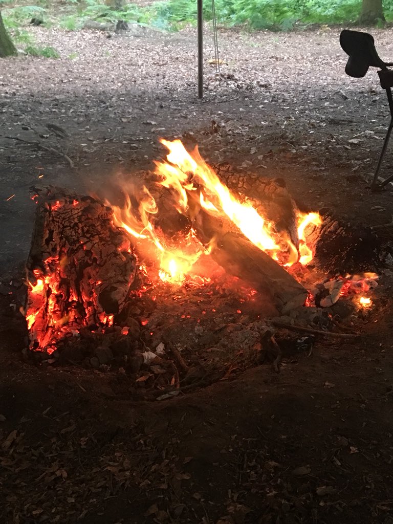 MisskempCM's tweet photo. First aid, Shelters and fires 🔥 @DartfordGS #creativity18 https://t.co/EckhlMFwuP