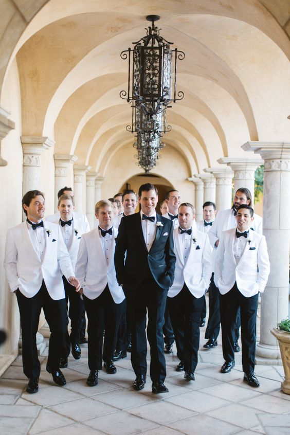 LP_WRENTHAM's tweet photo. What style #suit or #tuxedo is your #groom wearing? Styles range #black-tie 2  #casual, trending #fall2018 the “classic #English #Squire” #tweed. #lakepearl #lakepearlwrentham#lakepearlweddings #Friday #tux #tweedjacket#tuxedo #tuxedos#grooms #weddinginspiration https://t.co/irp8rTA72i