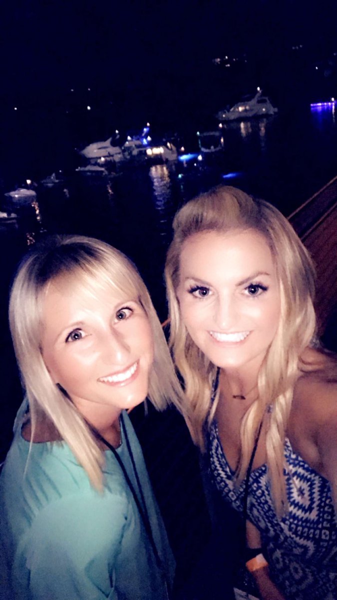 brandelynn's tweet photo. Fun times with @claudiawamack #floRida #riverbend #VIP #chattanooga https://t.co/ffymz9ZD3V