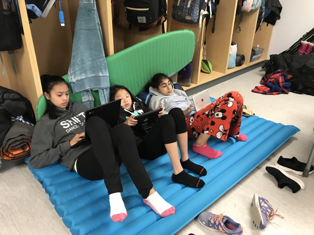 emklause's tweet photo. When you sleepover at the aquarium but yearbook needs to be finished... #workhardplayhard #grade7life @EcoleCedardale https://t.co/97EG9Nx11K