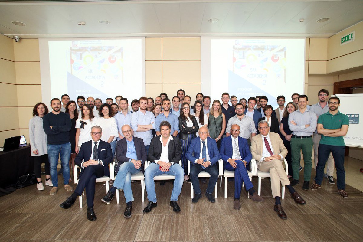 SIU_Italia's tweet photo. 👨‍⚕️ La nostra formazione continua 

❤️ Ecco gli specializzandi dell'Accademia 2 nell'incontro dal tema "Urologo 2.0 - Dalla comunicazione al social network"

#urologia https://t.co/e95MAVdp3F