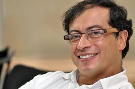 Qu&eacute;date con la persona que te mire as&iacute;   #YoVotoPetro https://t.co/BuAqx5E93Y<a href="/tag/yovotopetro"class="tags">#YoVotoPetro</a>