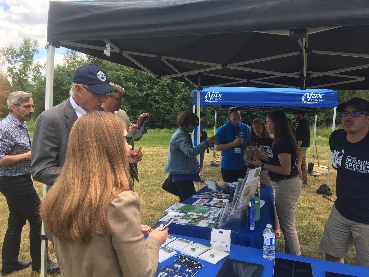 TownOfAjax's tweet photo. Delegates learn about EDDMapS app with @OIPC1! They’re learning how to track invasive species easily online.
#GLSLCI18 https://t.co/XWr6MHMyq4