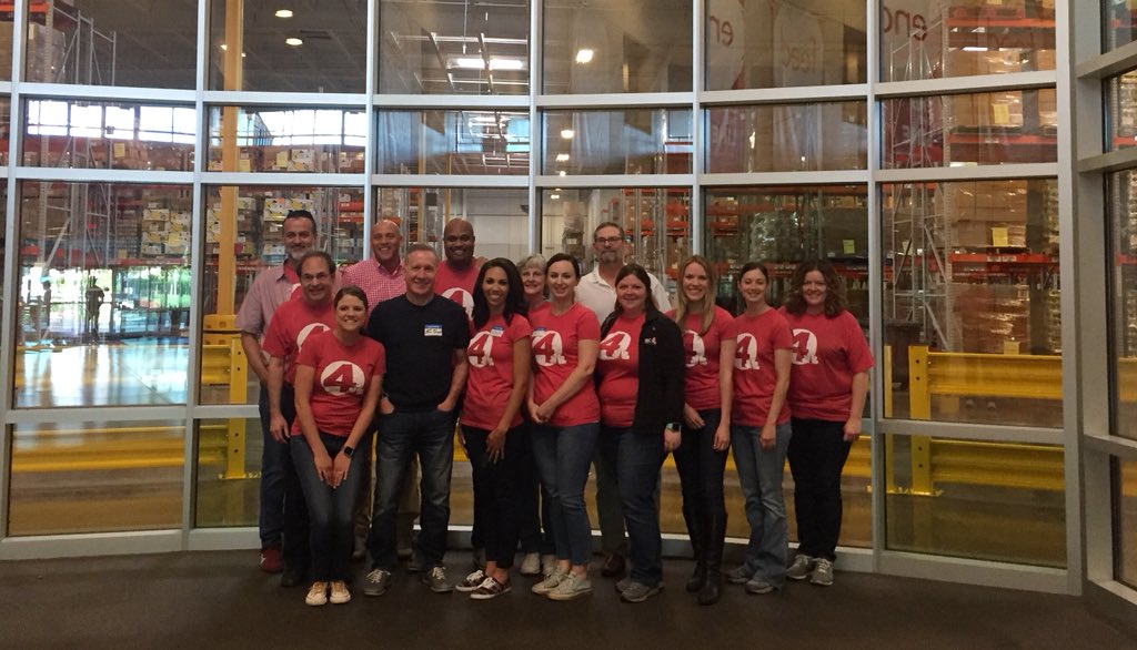 SarahHaeberle's tweet photo. Excited to spend the day with coworkers at @Mid_OHFoodbank #nexstarcares #NexstarFoundersDay #local4you https://t.co/rGIUCdzmOo