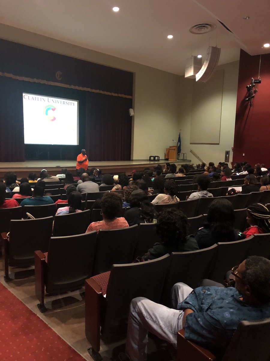 ChooseClaflin's tweet photo. Our Director of Admissions giving updates to the Early Registration Day students today! @ClaflinUniv1869 https://t.co/gKLzdoSqO2