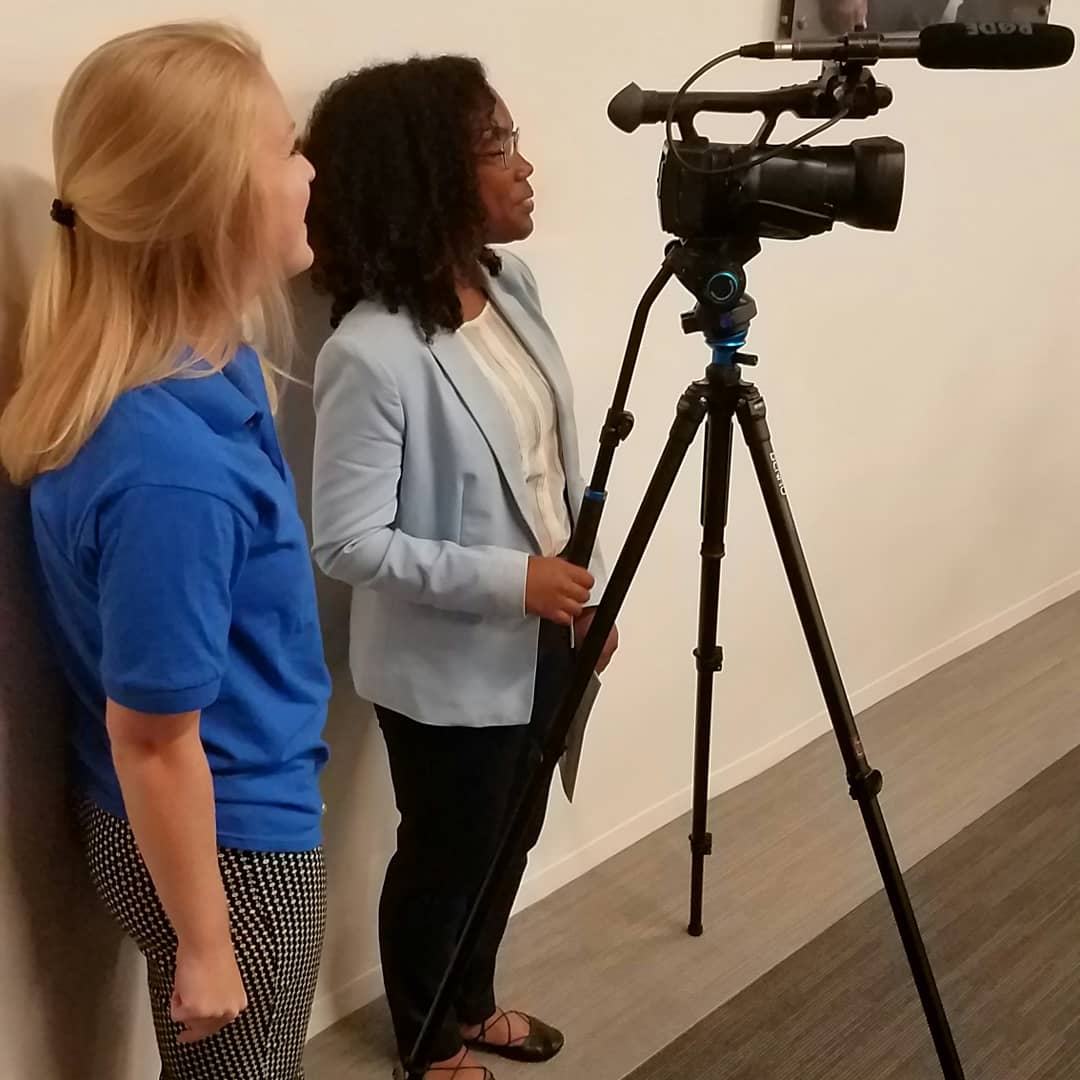 CDA_SoftSkills's tweet photo. My mentee is the newest addition to @GoodwillNG working as an Intern in their PR/Marketing Department. I got to see her in action attending the Metro Graduation. I'm a proud mentor. #College2Career #SecureTheJob #collegespeaker #SoftSkillsCollegeTour https://t.co/lsO6GHOepk