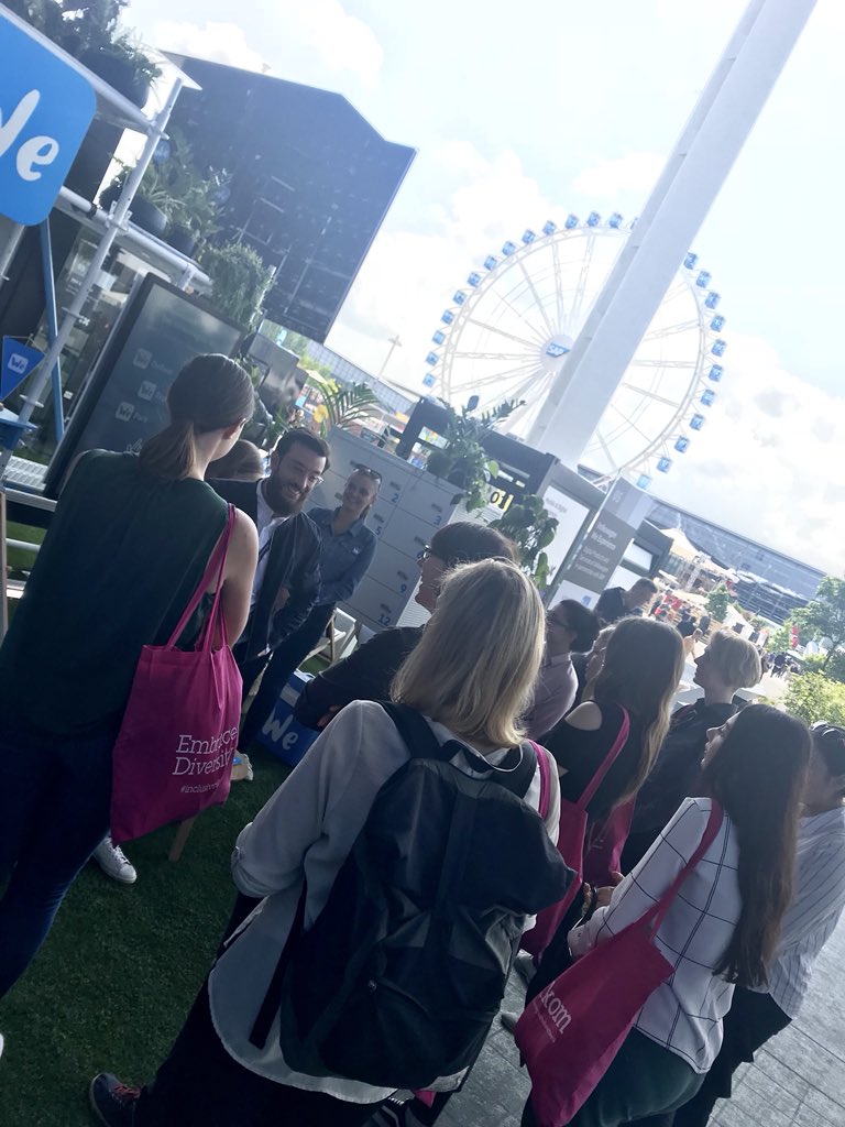 Bitkom_Bildung's tweet photo. Heute entdecken 40 Studentinnen die Highlights der #cebit18 beim #Studentinnentag mit @MACH_AG, @HPE_DE und @IBMDEcareers! #womenintech #fraueninderITK https://t.co/alwECYwMIX