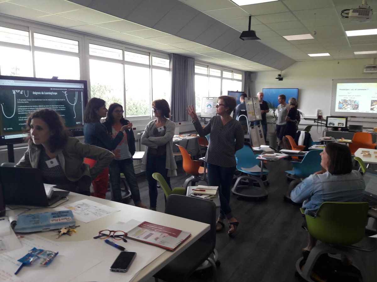eloise_berg's tweet photo. Échanges, itérations, prototypage... La salle PIC de @UBS_universite mise au service de la #créativité en mode collaboratif ! @actutice @U_LabInnov https://t.co/0dqptus8ea