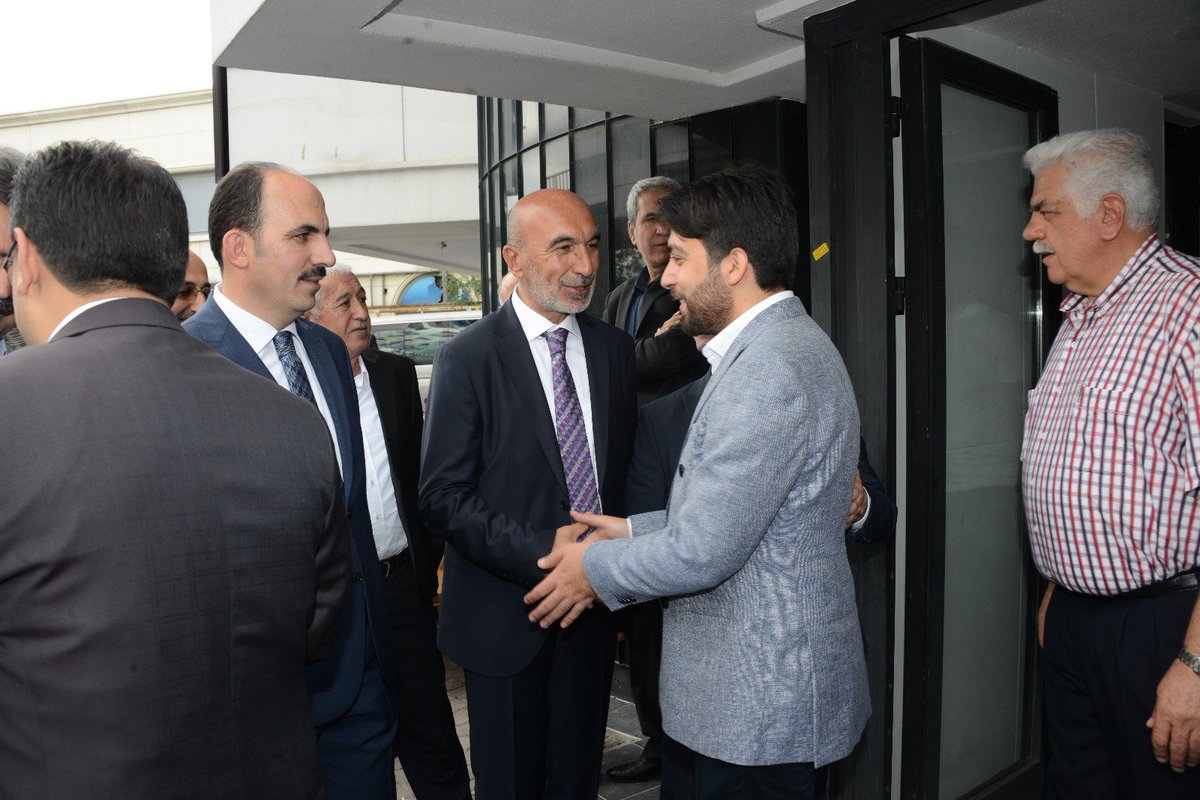 surucuas's tweet photo. İl Başkanlığımızca Seçim Koordinasyon Merkezimizde Düzenlenen Bayramlaşma Programında; Genel Başkan Yardımcımız, İl Başkanımız, Milletvekili Adaylarımız, Belediye Başkanlarımız ve teşkilatımızla bayramlaştık.
#VakitKonyaVakti 
#VakitTürkiyeVakti 
#KonyaKazanırsaTürkiyeKazanır https://t.co/v0DFxy0mGn
