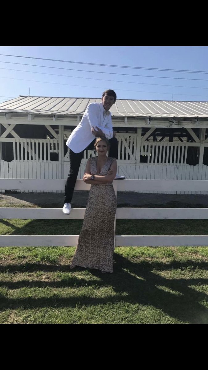 elisullivan18's tweet photo. By god I’m sorry honey, HAPPY BIRTHDAY WIFEY! Hope you have an amazing day now since your legal we got to plan our wedding🔞❤️😘🎉🎊 @graciepack_ https://t.co/JXSpyd4ATN