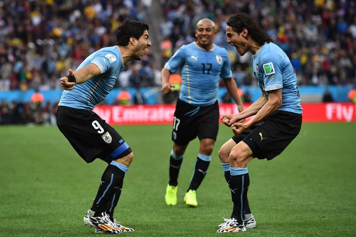 SI_FootballClub's tweet photo. Luis Suarez and Edinson Cavani upfront for #URU

👈 Expectation vs Reality 👉 https://t.co/3zLJqvXRFO