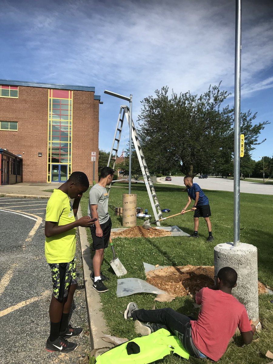 STEM_at_LMS's tweet photo. Lindale’s NRG Solar Changemakers complete the light install! Amazing work Gentlemen! #AACPSAwesome https://t.co/tDKc1Fag7d