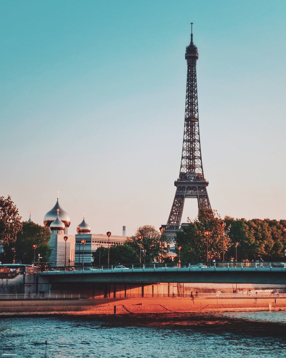 La tour Eiffel on Twitter "🇬🇧 During weekends, the Eiffel Tower extends its opening times for