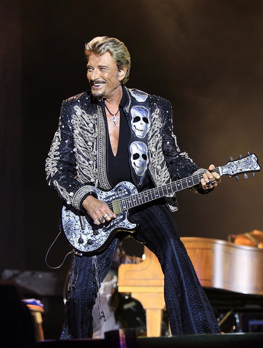 Joyeux anniversaire Johnny!
Tu ne peux pas savoir à quel point tu me manque ! Jamais rien n’effacera toute l’admiration que j’ai pour toi.
Repose en paix l’Artiste ♥️
#JohnnyHallyday <a href="/JohnnySjh/">Johnny Hallyday</a>