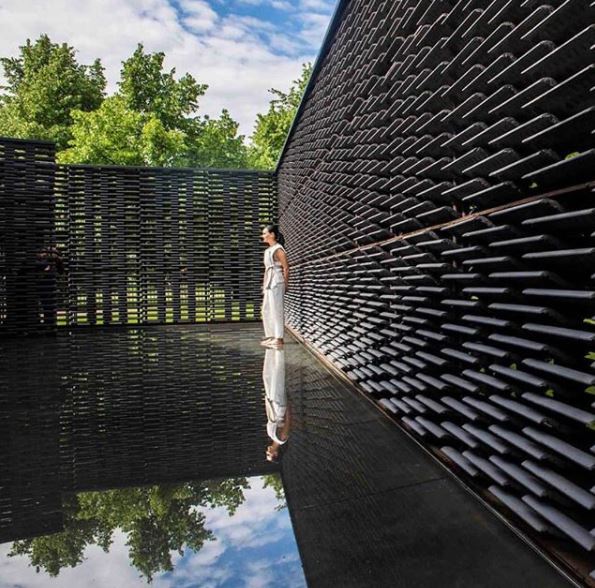 We are very excited to see Frida Escobedo’s exhibition in The Serpentine Pavilion this summer. Escobedo is the 18th and ever youngest architect yet to accept the invitation to design a temporary Pavilion on the Serpentine Gallery in Kensington Gardens.  serpentinegalleries.org/exhibitions-ev…