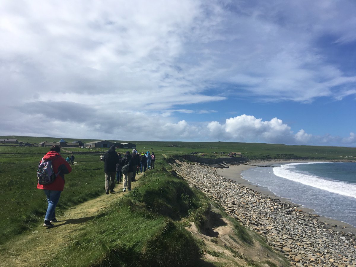 #LearningFromLoss has arrived in Orkney to look at some spectacular eroding coastal sites starting at the iconic Skara Brae @HistEnvScot @welovehistory @ClimateNPS @univofstandrews @scotinsight #suii #climateheritage #culture4climate