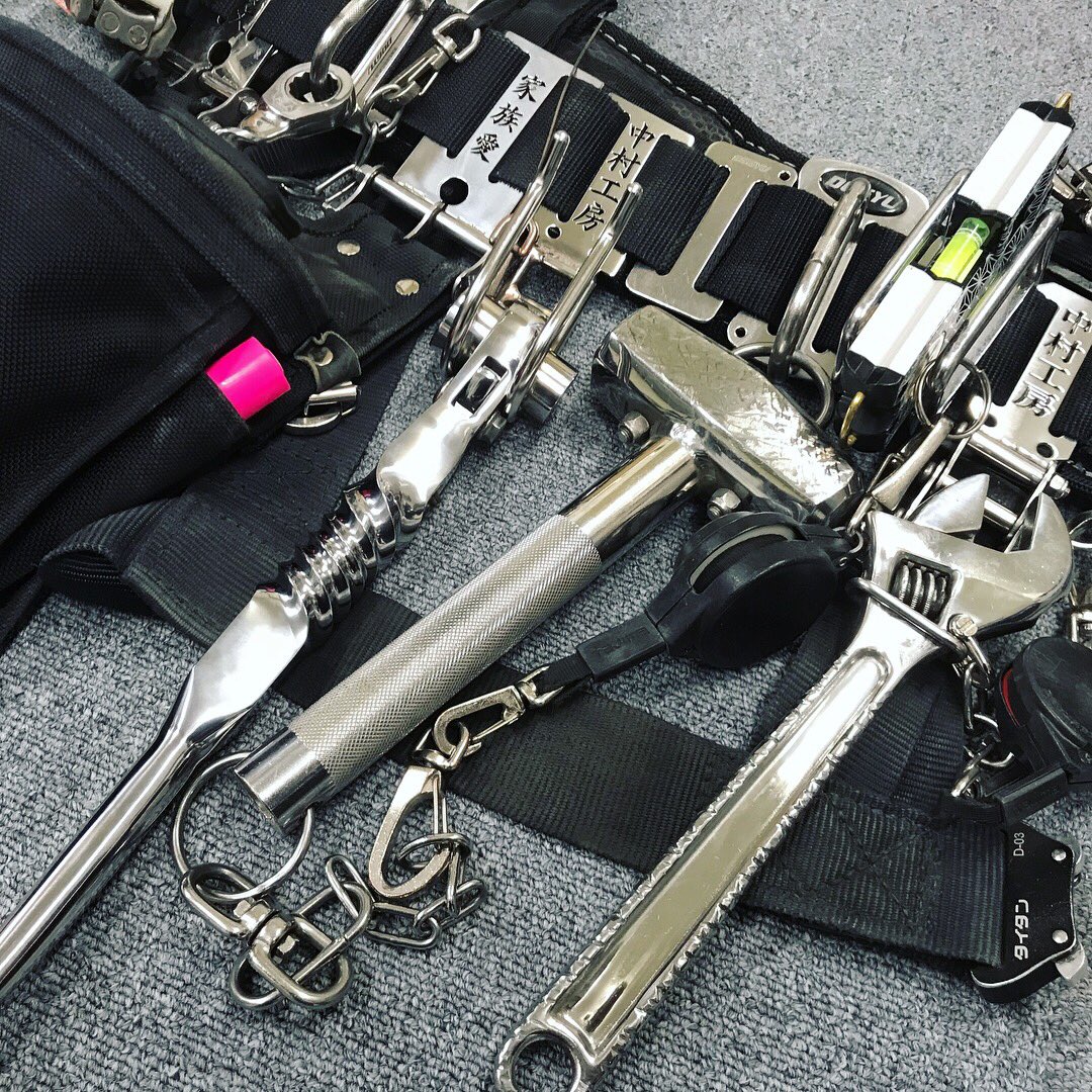 SyokuninJenny's tweet photo. 働く男の腰道具😎👍🔧 #腰道具 #手入れ #鏡面仕上げ #鏡面 #工具 #tool #tools #protools #powertools #custom #custommade #安全帯 #鳶 
#溶接 #welding #twistedgrip #twist #awesometools #awesomepix #awesome #cooltools #construction #heavyduty #scaffold #scaffolders #中村工房 https://t.co/HIzvZAWZm3