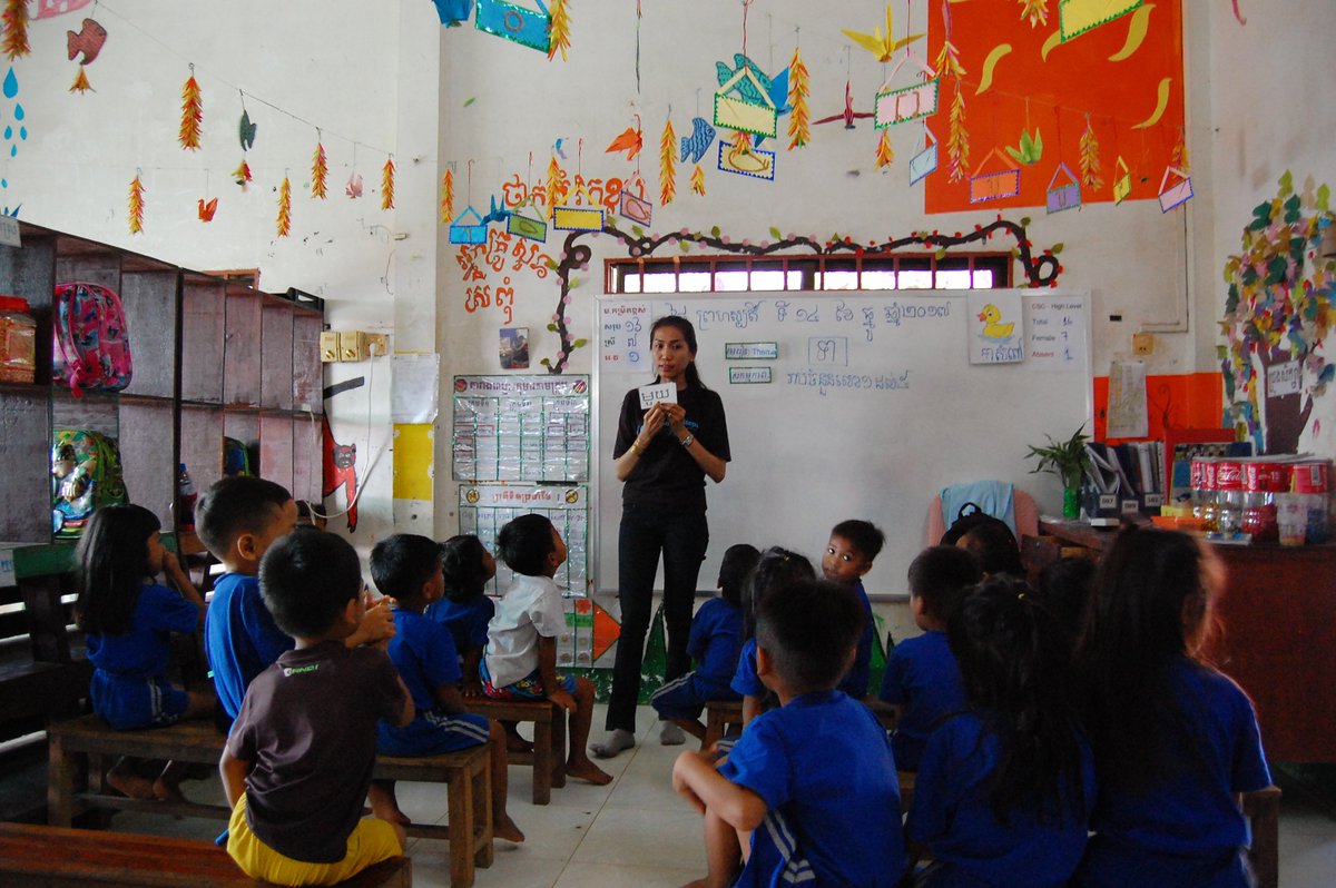 SmallStepsDocs's tweet photo. The community centre at our #Takhmao #dumpproject means that no #child now #scavenges from #rubbish on the site. Instead they enjoy daily access to #food & #education. We're delighted! Thanks to you & friends @ScottDunnTravel @Imagine_Travel @pse_cambodia for making it possible. https://t.co/UaIMHTpIsw