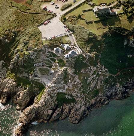 ace_southwest's tweet image. @WillGompertzBBC has selected 10 precious places for @HistoricEngland that tell the history of England’s art, architecture &amp;amp; sculpture including 3 in the SW! 

Congrats @minacktheatre @Tate_StIves in Kernow and @KelmscottManor in Swindon/Oxford border👏🎉 buff.ly/2JGJuor