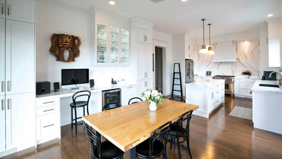 nexthome_ca's tweet photo. What if you want your kitchen to be a multi-purpose space? Amy Dillon, a Principal Designer at @ayakitchens, shares her expert tips on how to create a seamless, blended space ... https://t.co/Uw20DgQjvY #kitcheninspiration #ayakitchens #nexthome #multipurposespace #heartofthehome https://t.co/2RPajZUdkI