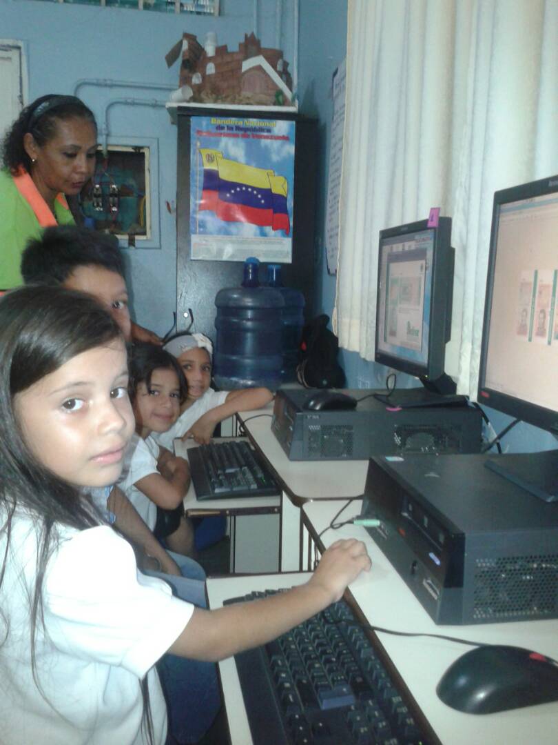 CbitApure's tweet photo. #Ahora 📲|| #UnNuevoComienzo @Fundabit Estudiantes de la Escuela Primaria Bolivariana "Leonardo Agrinzones del Mcpio Biruaca Estado #Apure. Realizan Actividad Sobre la #MonedaNacional @JauaMiranda @vane_prieto @MaryoriMolina @MariAlepro @BolivarJonangel @isleyita https://t.co/sQGRDX9EHm