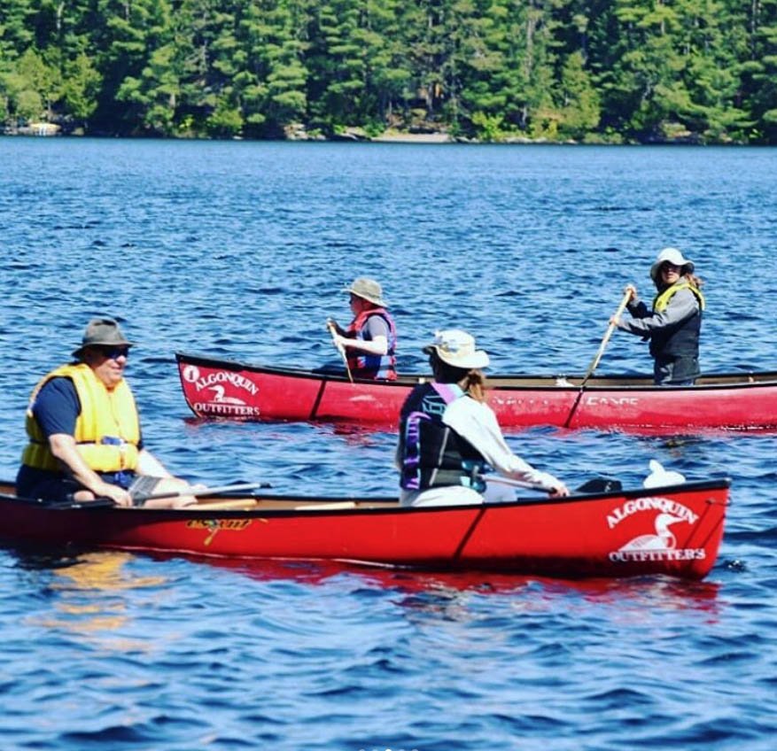 scoutscanada's tweet image. When it comes to #NationalPaddlingWeek, we’re celebrating fun paddle sports while chatting about the importance of safety. Find #SafeScouting tips on personal floatation devices (PFDs), like life jackets, on #ScoutingLife: bit.ly/2MtIlyi 📷: @6thDundasScouts @bfcouncil