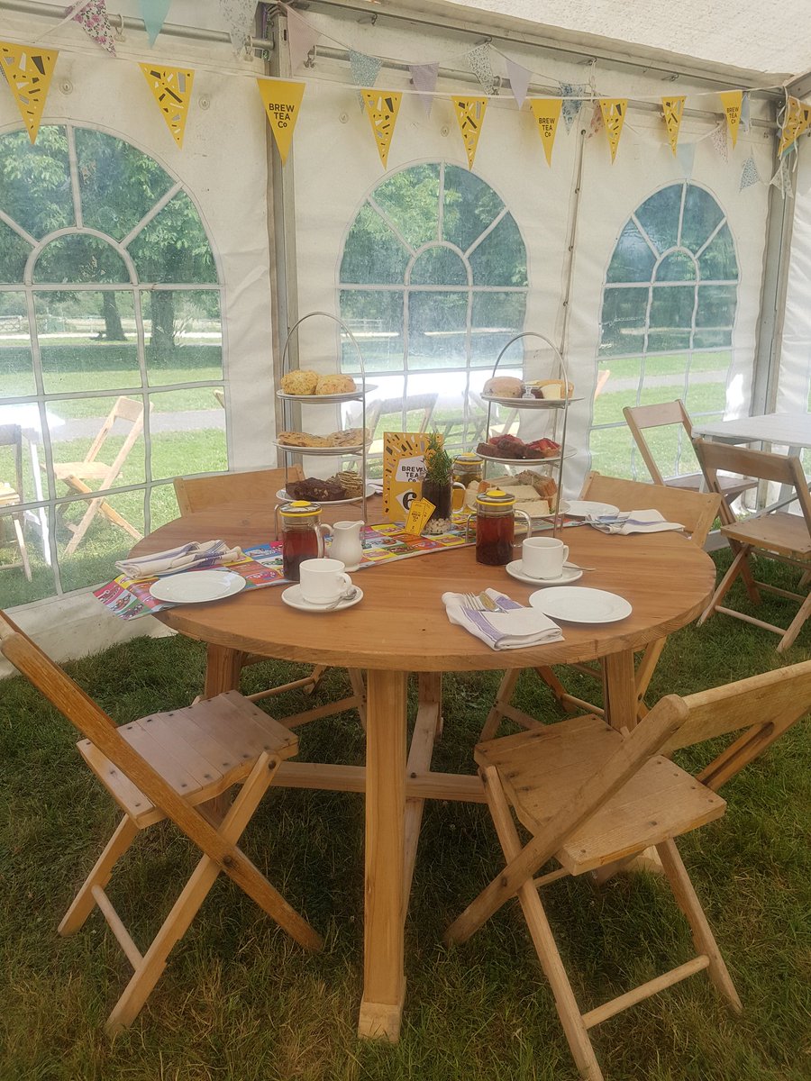 Getting ready the vintage village tent for bows &amp; braces. With afternoon tea brought to you by Leith's sponsored by Brew Tea Co... Simply VW  (Saturday) &amp; Hot Rod &amp; Custom (Sunday) #bows&amp;braces #vintagevillage #brewteaco #afternoontea @leithsdining @levy_uk <a href="/Beaulieu_Hants/">Beaulieu</a>