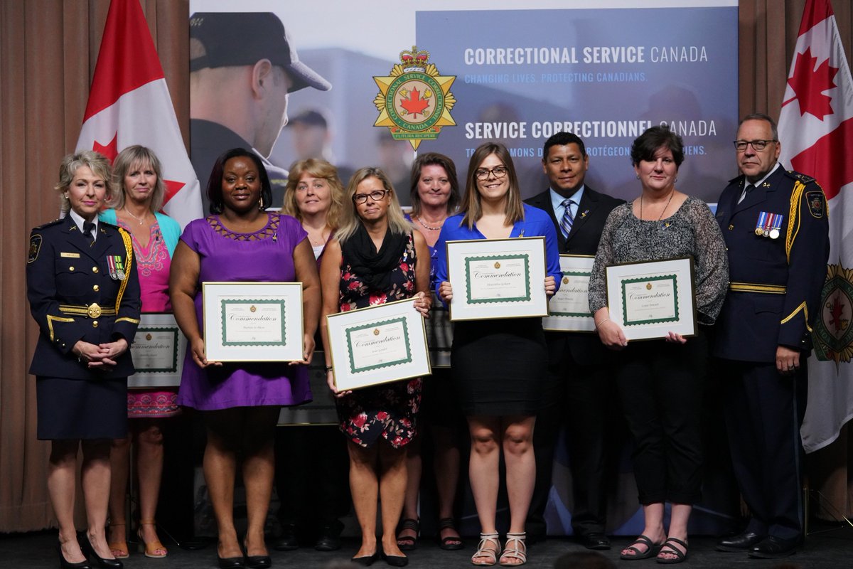 SCC_CSC_fr's tweet photo. Nous avons souligné le travail acharné et les années de service d’employés, cette semaine, lors de la 28e Cérémonie annuelle de reconnaissance de l’Administration Centrale à Ottawa! Félicitations! #SNFP2018 https://t.co/2Ah5eHIzaW