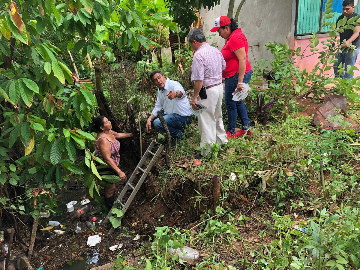 SergioRiv4404's tweet photo. Siempre preocupado por las necesidades del pueblo Macuspanense, por que Macuspana necesita ese verdadero cambio #MacuspanaYaDecidio #YoConChico https://t.co/0cKbPUHpo3