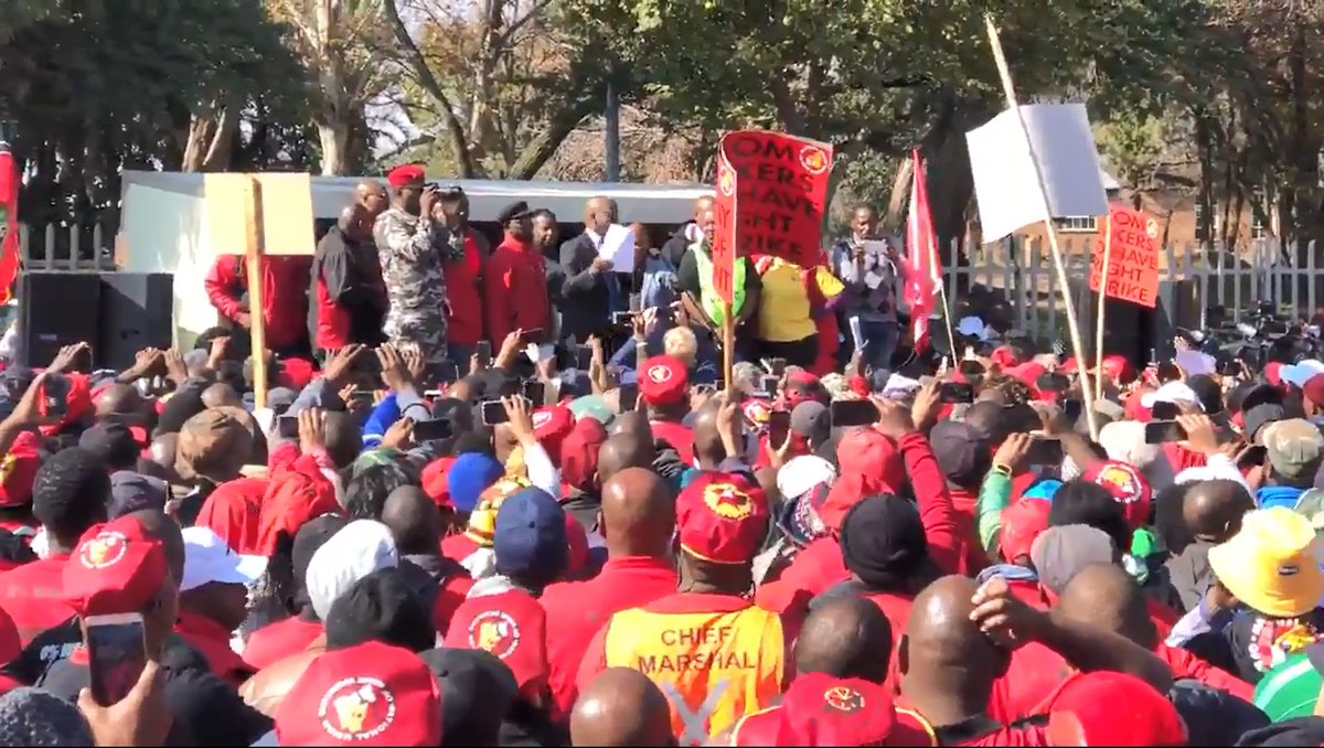 SOUTH AFRICA: Protesters gather at Eskom Megawatt Park in Sandton (Video) evnsocialnewswire.slack.com/files/U457BHZ7…