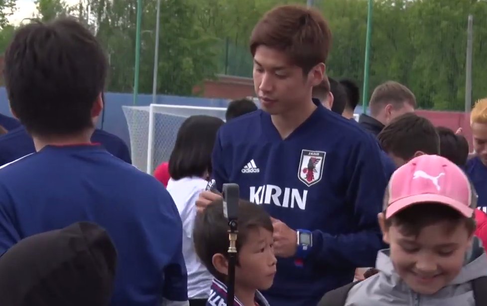 WORLD CUP: Japanese team meets with fans at Kazan base camp (Video) evnsocialnewswire.slack.com/files/U4EHEF29…