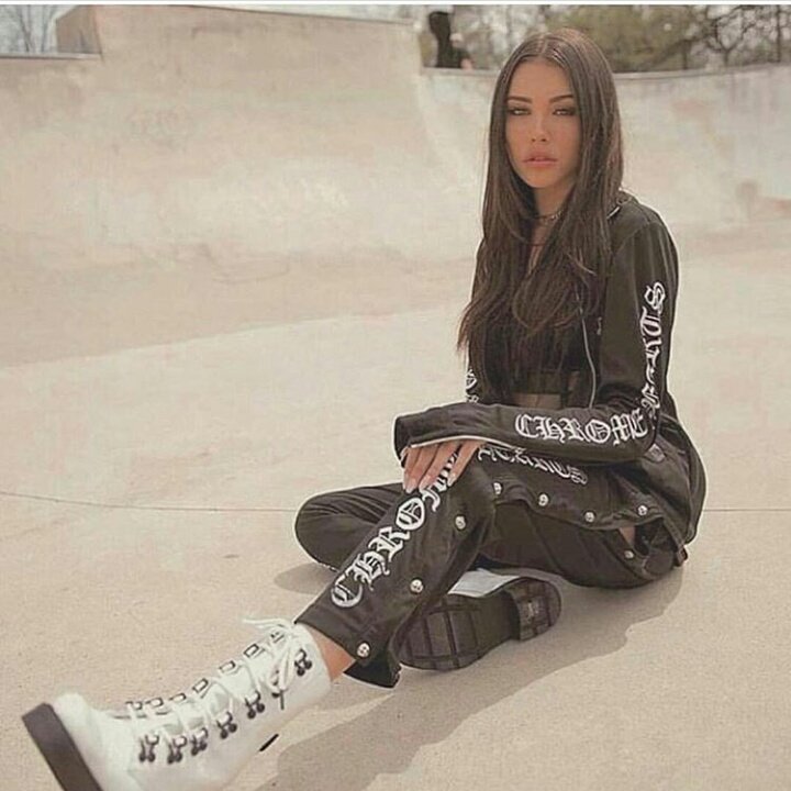 MBeerITA's tweet photo. 📷 Il papà Madison via Instagram: "Assicuratevi di guardare il nuovo video musicale di Madison #HomeWithYouMusicVideo" https://t.co/ojg9sF5koc