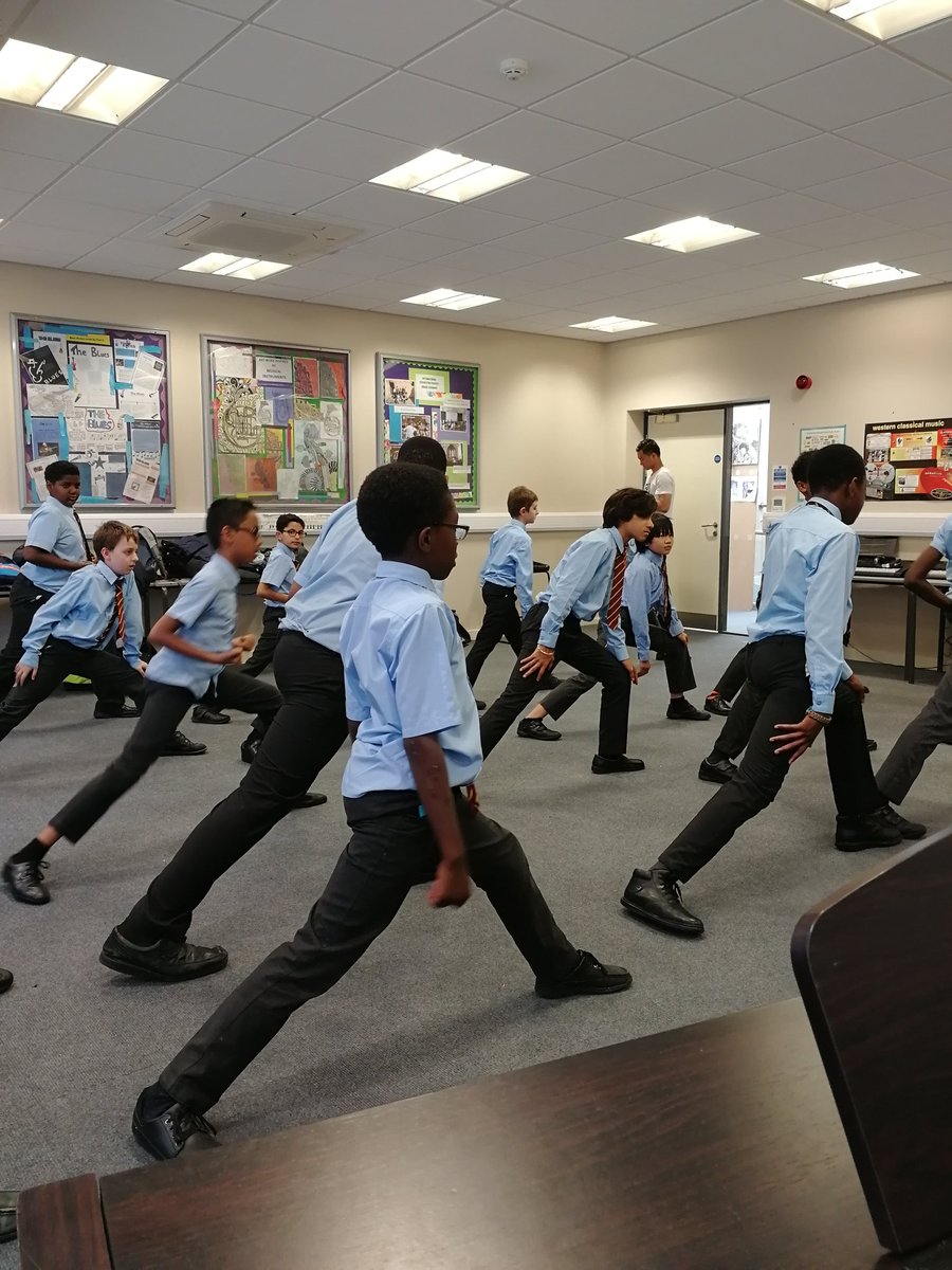 DGS_MFL's tweet photo. Year 7 students enjoying expressing themselves in Mandarin through drama and practising Kung Fu @DartfordGS #Creativity18 https://t.co/m5ATRT4RZv