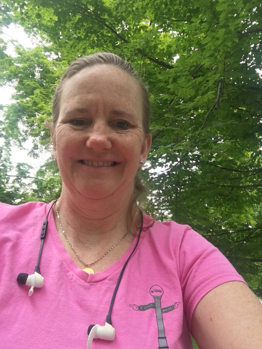 jlmomrn's tweet photo. My running selfie with one of my fave running shirts/park hopping shirts. #pullupastool @WDWMainStreet @Grumpy6767 @beersolo https://t.co/PF5LMRmmtE