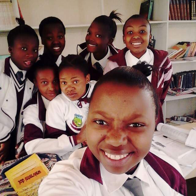 SVulangile's tweet photo. #Matric2016  kwakukudala ngoko😊 https://t.co/nwQwJK3Niy