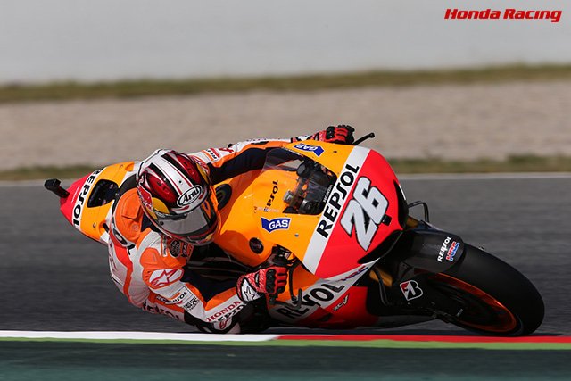 #SamuraiSaturday 🏍️💨⚔️ 
@26_DaniPedrosa on his way to claim his 26th pole position in the #MotoGP class (2013 #CatalanGP)