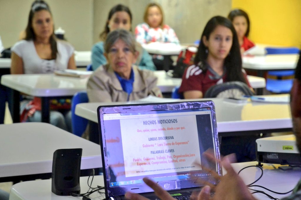 En el marco de la semana del Día del Periodista, desde el <a href="/gobiernodelara/">gobiernodelara</a> realizamos taller de redes y recursos fotográficos. #UnNuevoComienzo #LaraTierraDeEsperanza