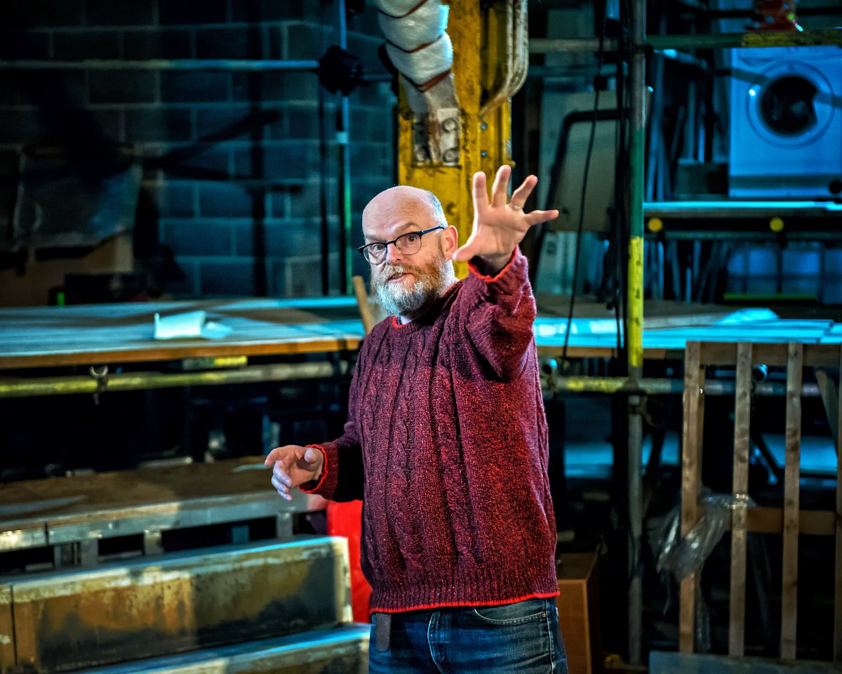 The story of Red Ladder Theatre Company is being told in an exhibition at Leeds Central Library in Room 700.  Rod Dixon &amp; Chumbawhamba’s Boff Whalley will discuss their collaborations &amp; making entertaining political work in a talk on 18 June at 1pm.bit.ly/2MrfCdg