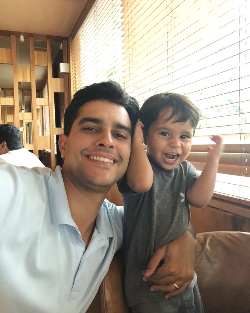 AlexAleluia's tweet photo. O dia 15 de junho é uma data bastante especial para mim. Hoje o meu papai completa dois aninhos! Dois anos de muita alegria na minha vida. Te amo, filho! #família #basedetudo https://t.co/azrL6niocF