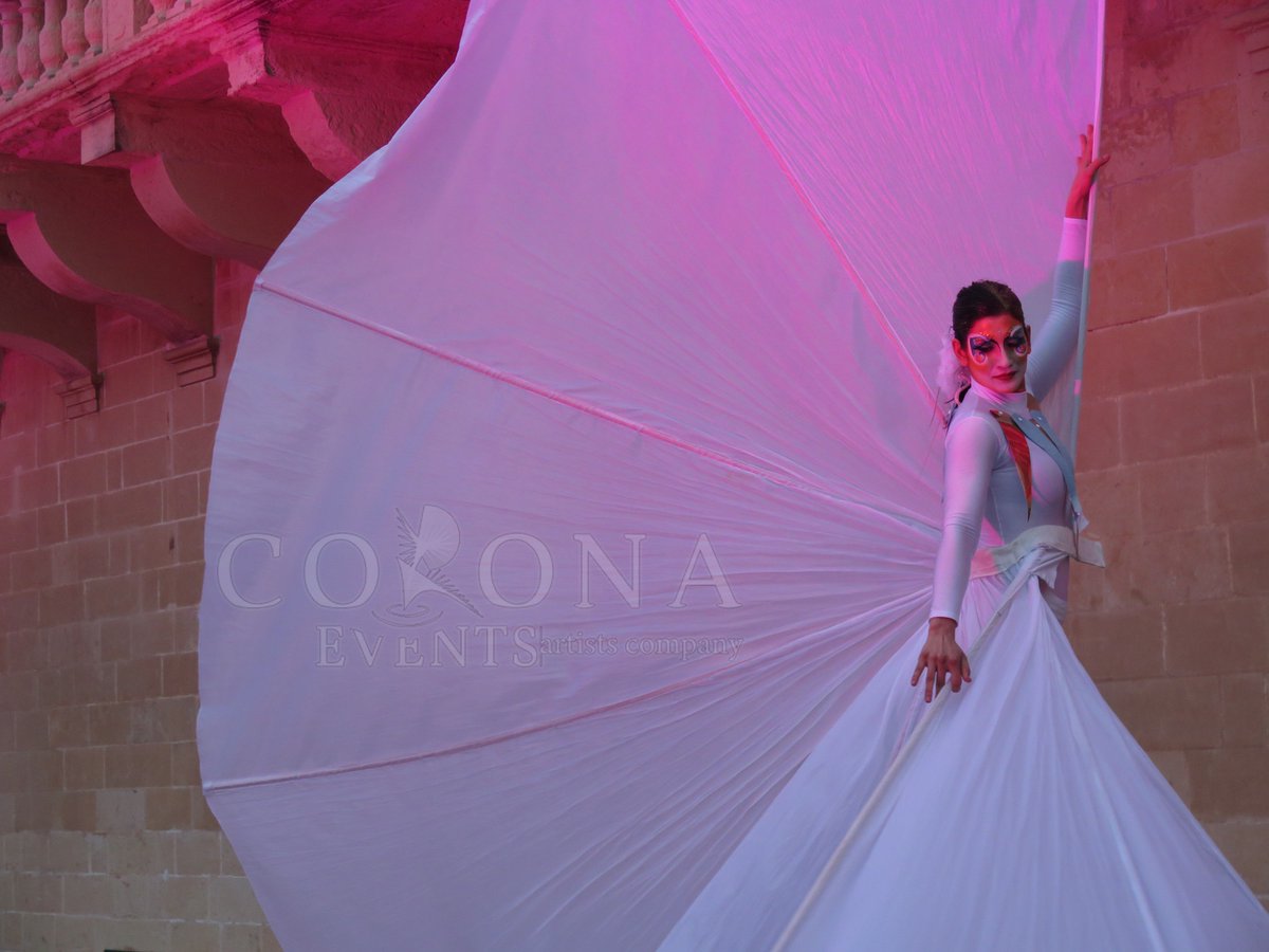 CoronaEvents's tweet photo. In preparazione per un #matrimonio, vi proponiamo qualche #performance per l'occasione: https://t.co/wK8Dy1jBz1
#coronaevents #wedding #event #weddingplanning #eventplanning #entertainment #farfalleluminose #ledbutterflies #artistsonstilits #business #weddingday #show #nozze https://t.co/HL7bD379aO