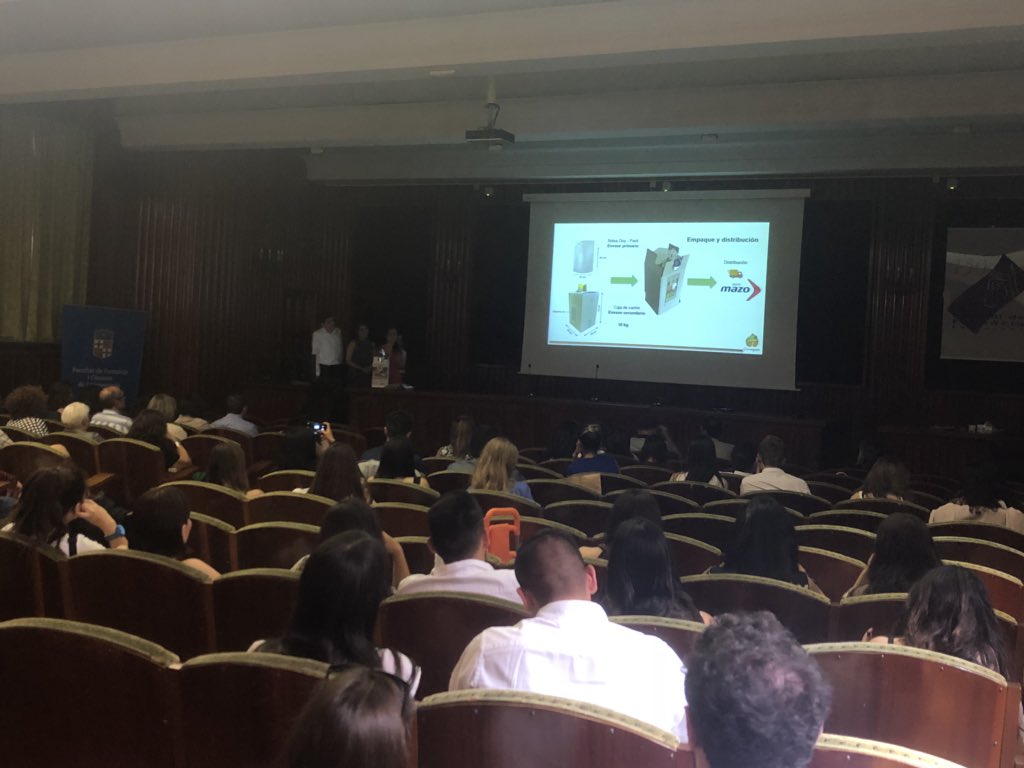 NutriMetabolom's tweet photo. #GARvegani #food #innovation 'passion for the vegetable industry' students from @AlimentacioUB @UniBarcelona #HealthyLiving  #masterDIA @EITalumni @CIBER_OBN @SociedadSeedo @EITHealth @EIT_Food https://t.co/CoKIfUp1Tp