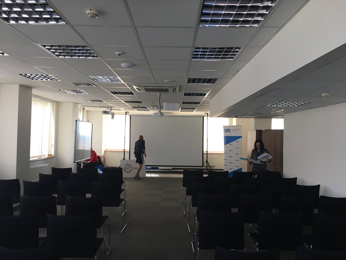 umedlodz's tweet photo. Odliczamy minuty do startu #PitchingCompetition w ramach #SmartUpLab @EITHealth @healthinnostars Zapraszamy do #SkyHub https://t.co/dKeWdlZLYl