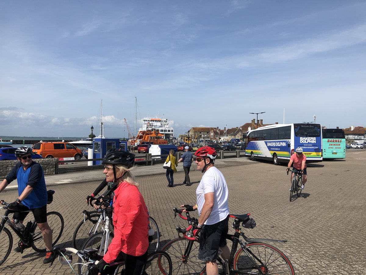 VeryRustyDub's tweet image. #IOW110 We have made it to the IOW 🚴‍♂️🚴‍♂️🚴‍♂️😀